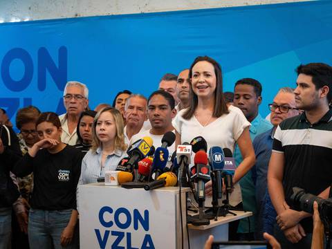La opositora venezolana María Corina Machado dice que hay tiempo para poder sustituir al candidato presidencial