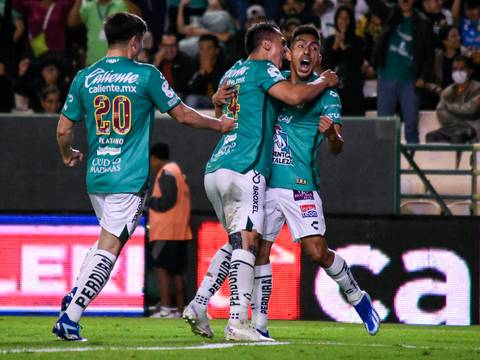 Ángel Mena brinda la asistencia para el empate del Club León ante Pumas en la Liga MX