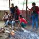 Elaboración de cerámicas permite a la comunidad Maikiuants conservar los bosques amazónicos en Ecuador
