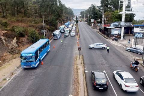 ‘¿Disminuyó su tiempo de viaje?’: encuesta evalúa efectividad de carril exclusivo de bus en Quito