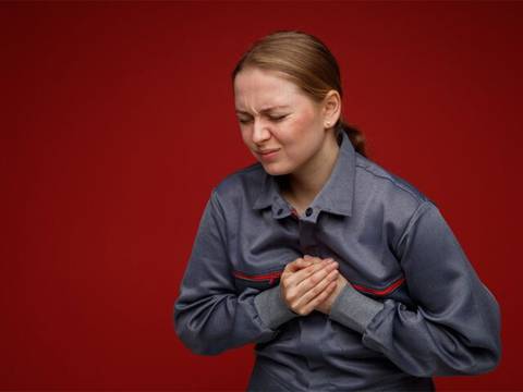 ¿Dónde duele el estómago en caso de un ataque cardíaco? Las diferencias entre ardor estomacal y síntoma de infarto
