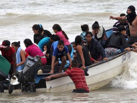 Los 27 venezolanos deportados de Trinidad y Tobago que tuvieron que ser devueltos y están ahora detenidos