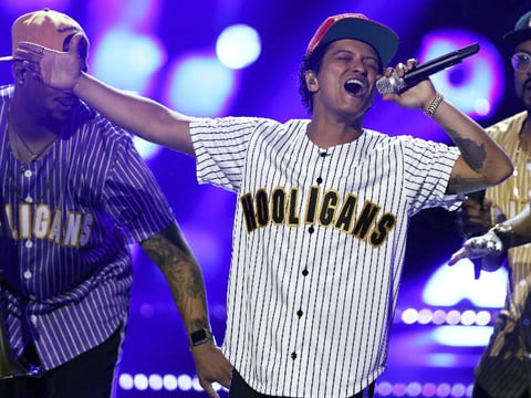 Bruno Mars es el artista del año de los American Music Awards