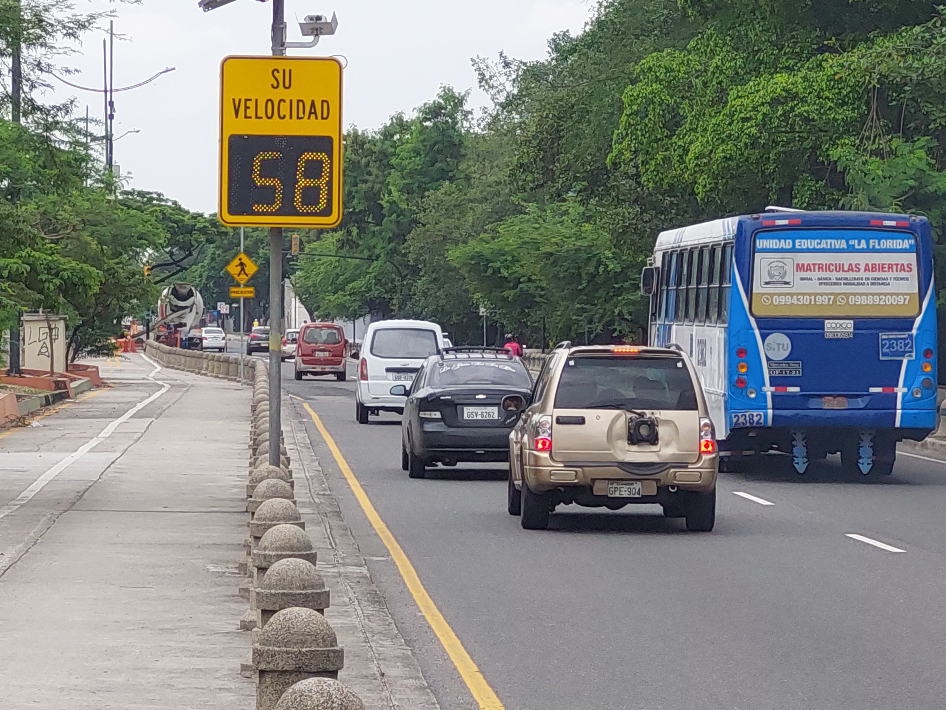 Fotorradares captan 74.883 infracciones en Guayaquil; usuarios se quejan y dudan de la funcionalidad de los equipos 