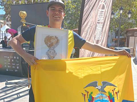 El chef ecuatoriano Cristian Arroba se convierte en vicecampeón mundial de la competencia global de paellas World Paella Day Cup 2023