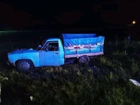 Asesinan a tres hombres que se movilizaban en una camioneta en la vía Daule-Santa Lucía