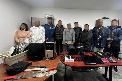 Nueve extranjeros fueron detenidos en Quito por presunto asalto y robo en local de comida