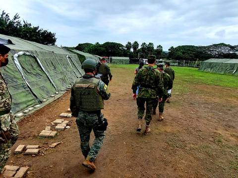 Desde un campamento, en el que hay centro de mando, los militares intentan reaccionar más rápido a disturbios en la Penitenciaría