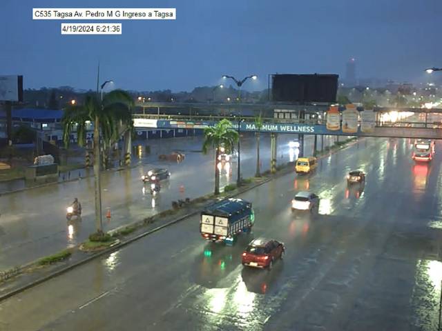 A conducir con cuidado, calzada mojada por lluvia en algunos sectores de Guayaquil  
