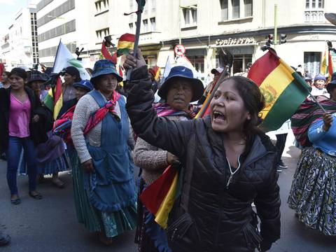 Masiva marcha de cocaleros contra Evo Morales tras muerte de dos cultivadores