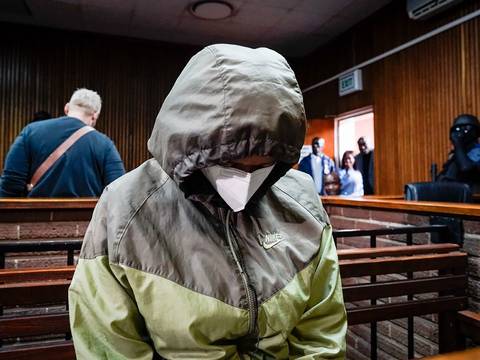 Cautiva en Sudáfrica el caso de una exitosa doctora que ayudó a su amante, un violador y asesino, a huir de la cárcel