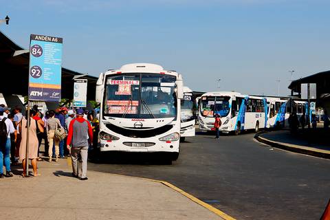 Transportistas se comprometen a poner wifi y aire acondicionado en los buses si se concreta alza a $ 0,45 en el precio del pasaje