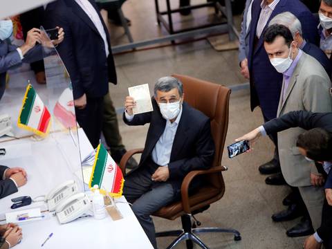 Mahmud Ahmadineyad quiere volver a ser presidente de Irán