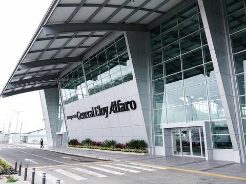 En el aeropuerto Eloy Alfaro se lanza ruta aérea que unirá Manta con ciudad de Panamá