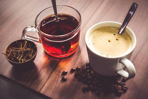 Estudio relaciona tomar té con menor probabilidad de padecer ciertos tipos de cáncer, diabetes, parkinson y enfermedades cardíacas