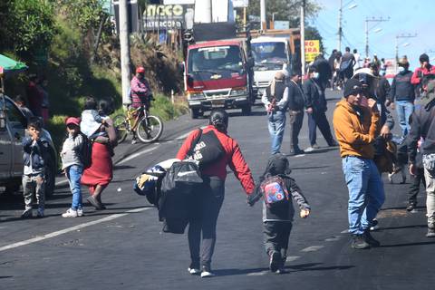 Mariana llegó a Quito para operar a su hijo Leandro, pero se encontraron con el paro. En medio de protestantes trataban de salir de la capital y llegar a Quero