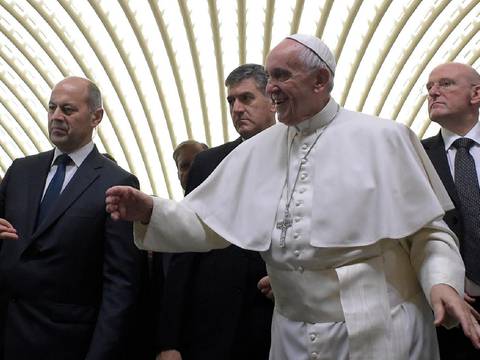 Papa concede libertad a monseñor en caso de filtraciones