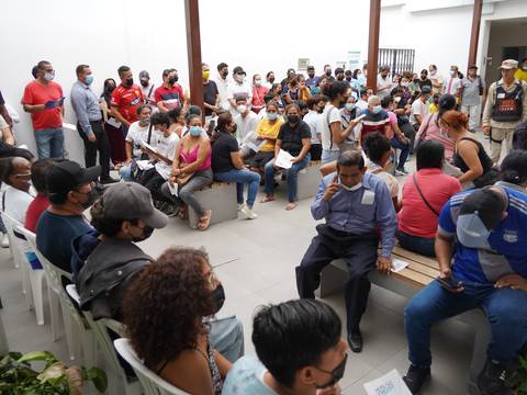 Más de 60.000 personas reciben lentes gratis en Guayaquil