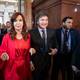 Cristina Fernández realizó un gesto obsceno con la mano antes de la asunción de Javier Milei