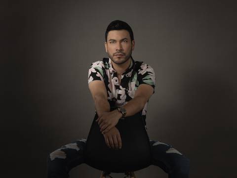 Daniel Páez quiere empoderar a sus fanes con su último lanzamiento ‘Perdiendo el tiempo’ y adelanta que regresará a México