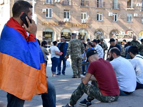 Combates entre Armenia y Azerbaiyán dejan 16 muertos y cientos de heridos 