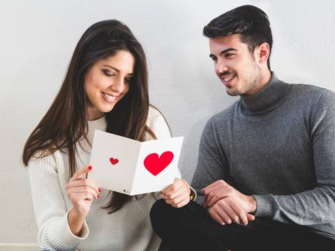 ¿Cómo hacer una tarjeta para regalar en San Valentín? Tres creativas ideas para usar tus manos, tu corazón y la tecnología