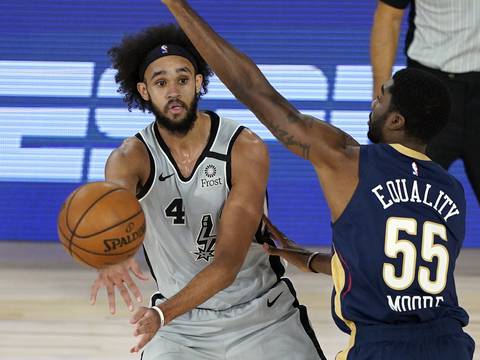 Spurs superan 122-113 a Pelicans y siguen en la lucha por el último cupo a los playoffs en el Oeste