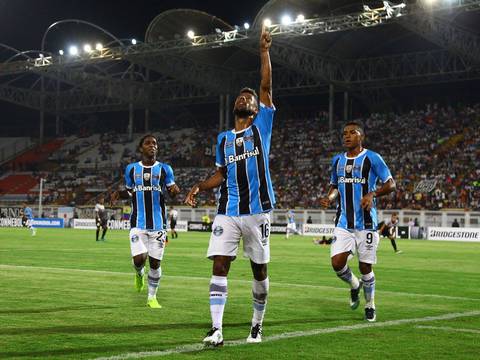 Gremio ganó 2-0 al Zamora en Copa Libertadores con Miler Bolaños en cancha 