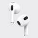 Apple presenta una nueva edición de auriculares AirPods, con audio espacial