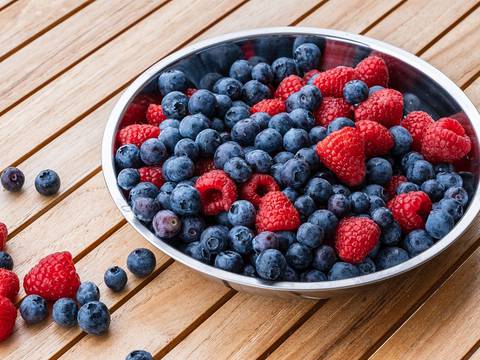 Esta fruta es considerada un superalimento y esta es la manera de incluirla en tu dieta