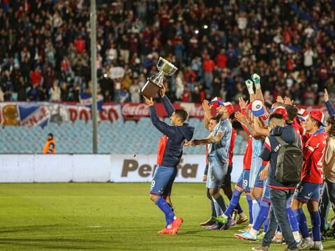 Nacional, de Luis Suárez y el técnico Pablo Repetto, campeón del Clausura uruguayo