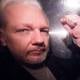 Julian Assange seguirá en prisión, jueza británica le deniega la libertad condicional