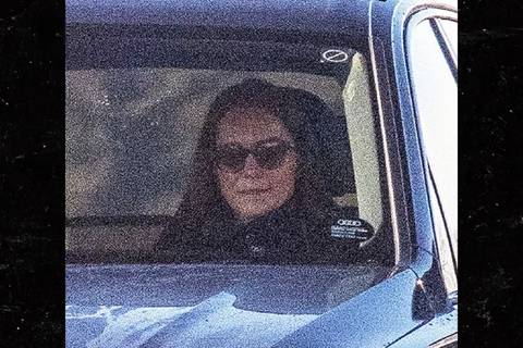 Tras ser víctima de teorías de conspiración, Kate Middleton se deja fotografiar de lejos