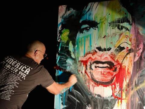 El artista guayaquileño Leonardo Hidalgo presenta una muestra neopop inspirada en Darth Vader en Samborondón