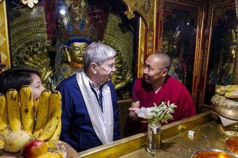 Embajador en China exhorta al ‘diálogo’ con el dalái lama