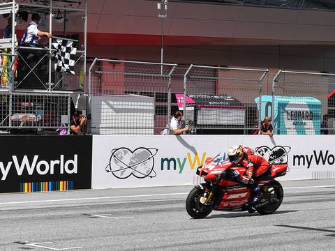 En accidentada carrera, Andrea Dovizioso triunfa en el MotoGP de Austria