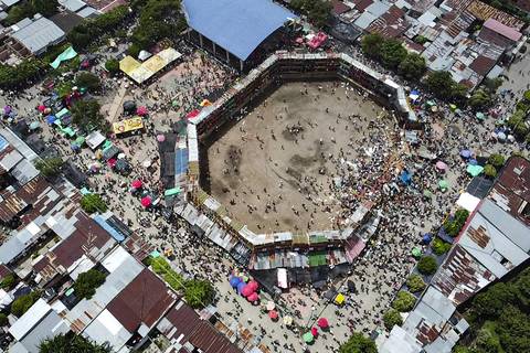 Los videos de la tragedia en Tolima: Así se desplomaron los palcos en una plaza de toros dejando cuatro muertos y cientos de heridos