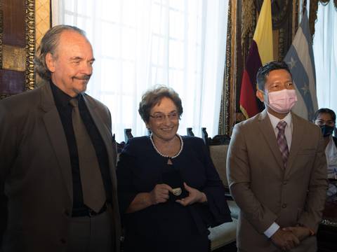 Labor de historiadores y periodistas fue reconocida con medalla por bicentenario de la independencia de Guayaquil