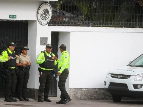 Personal de la Embajada de México en Quito regresará a su país en un vuelo comercial, según secretaria de Relaciones Exteriores