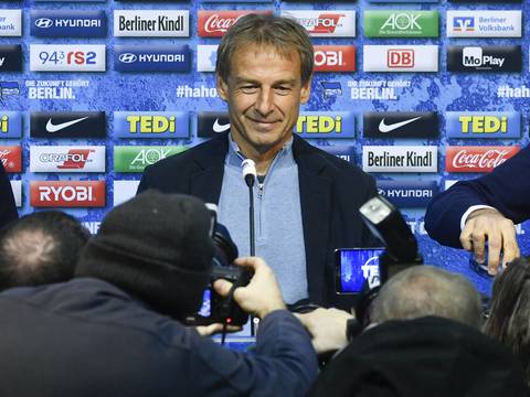 Klinsmann, quien no aceptó dirigir a Ecuador, duró solo diez semanas como técnico del Hertha Berlín