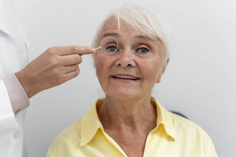 El cóctel de vitaminas y nutrientes que reduce el riesgo de pérdida de la visión después de los 60 años