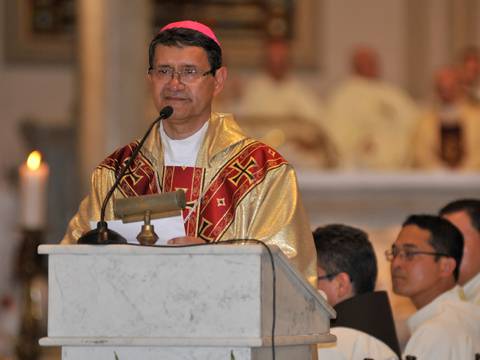 Es el segundo paro nacional en el que monseñor Luis Cabrera, arzobispo de Guayaquil, actúa como mediador entre el régimen y los indígenas