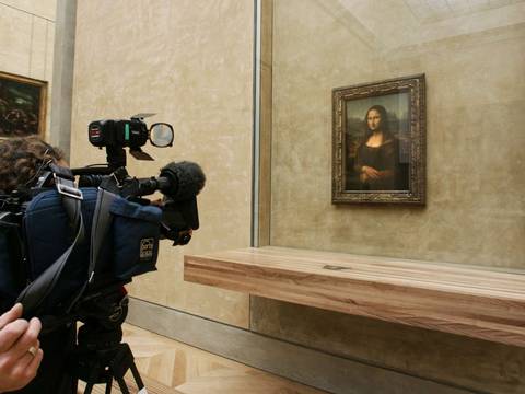 La Mona Lisa será desplazada temporalmente dentro del museo de Louvre en París
