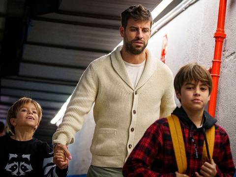 La caras de incomodidad de Milan y Sasha reflejando “quiero ir a mi casa”: los hijos de Shakira se ven con Clara Chía y Piqué les da un fuerte regaño a sus retoños en la final de la Kings League