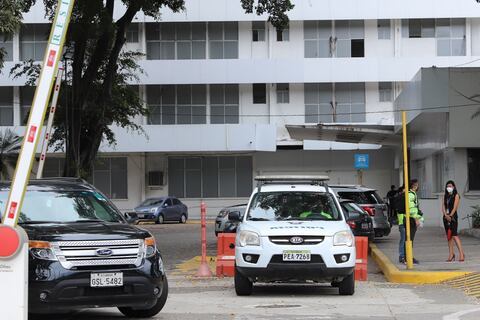 Paúl Granda da cuenta de oficios donde avisó de corrupción en convenios de pago del IESS