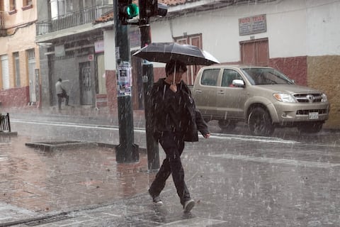 Inamhi advierte precipitaciones para este domingo: “Radiación muy alta” y lluvias intensas en estas provincias de la Sierra