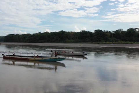 Barcazas fantasma: el ingenio solar que permite navegar los ríos de la Amazonía casi en silencio