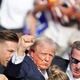 Donald Trump fue evacuado con sangre en su oreja tras disparos en mitin