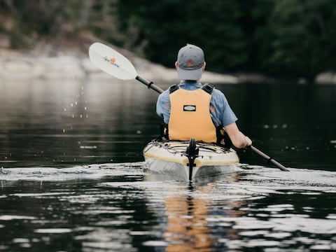 Preparados para la temporada: ley poco conocida de Estados Unidos puede convertir un simple paseo en kayak en una multas de hasta 115 dólares