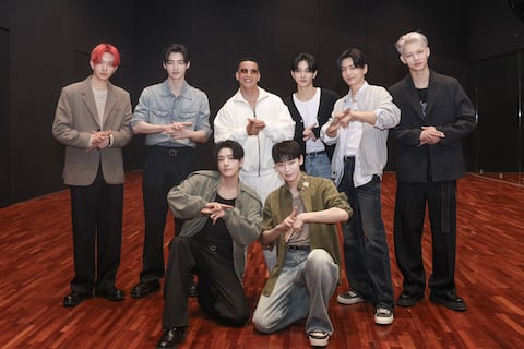 ¿Daddy Yankee y BTS?: el artista puertorriqueño posa con la agrupación surcoreana Enhypen durante su visita a Corea del Sur